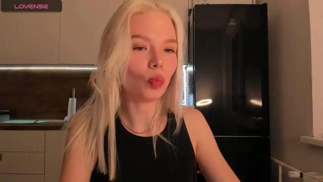 Image 10 of olivia_bells Stream on Chaturbate on 17 months ago