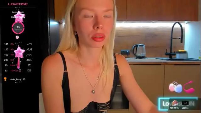 Image 2 of olivia_bells Stream on Chaturbate on 4 months ago