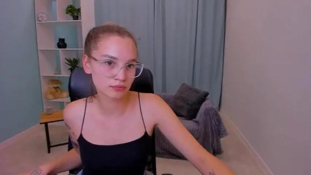 Image 4 of olivia_creamy Stream on Chaturbate on 20 months ago