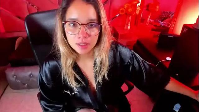 Image 3 of olivia_fox69 Stream on Chaturbate on 2 months ago