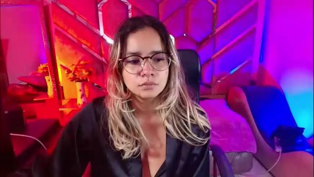 Image 10 of olivia_fox69 Stream on Chaturbate on 1 month ago