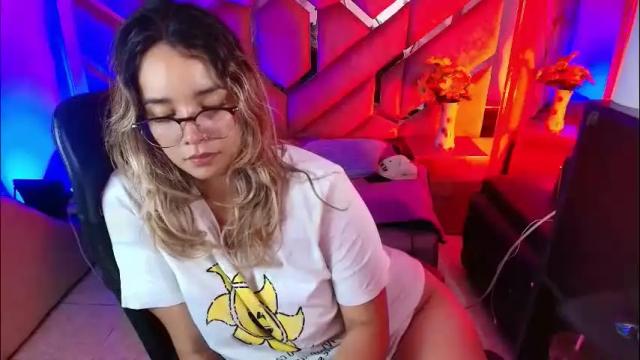 Image 11 of olivia_fox69 Stream on Chaturbate on 1 month ago