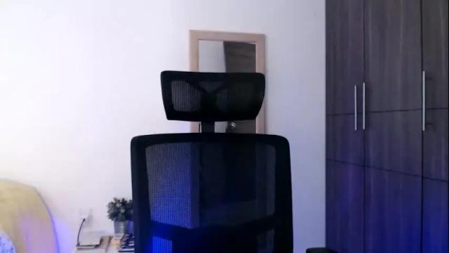 Image 3 of oliviaaa__ Stream on Chaturbate on 4 months ago