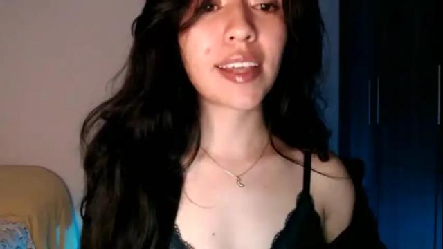 Image 3 of oliviaaa__ Stream on Chaturbate on 2 months ago