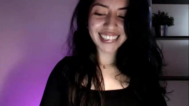 Image 2 of oliviaaa__ Stream on Chaturbate on 5 days ago