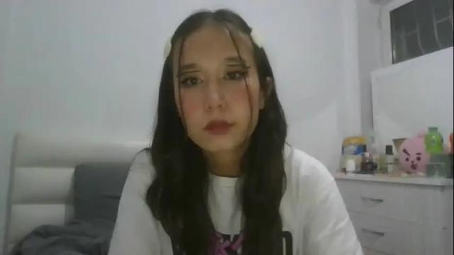 Image 2 of oliviabeer Stream on Chaturbate on 18 months ago