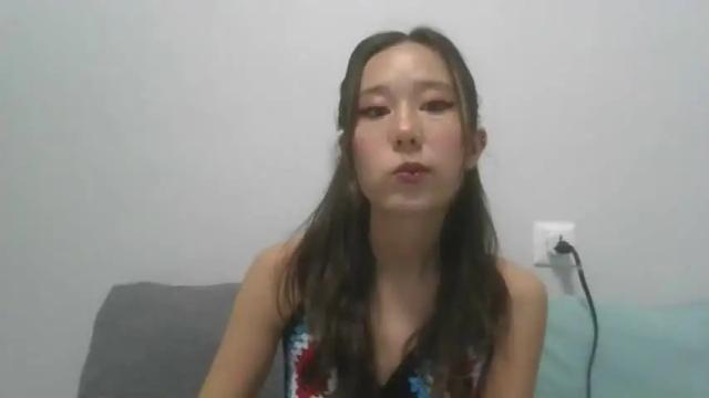 Image 2 of oliviabeer Stream on Chaturbate on 17 months ago