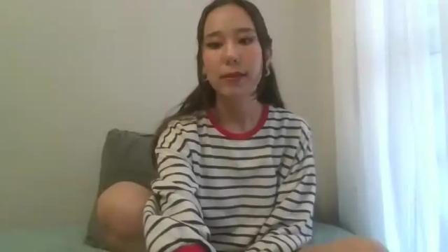 Image 3 of oliviabeer Stream on Chaturbate on 16 months ago