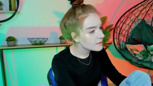 Image 10 of oliviabexley Stream on Chaturbate on 17 months ago
