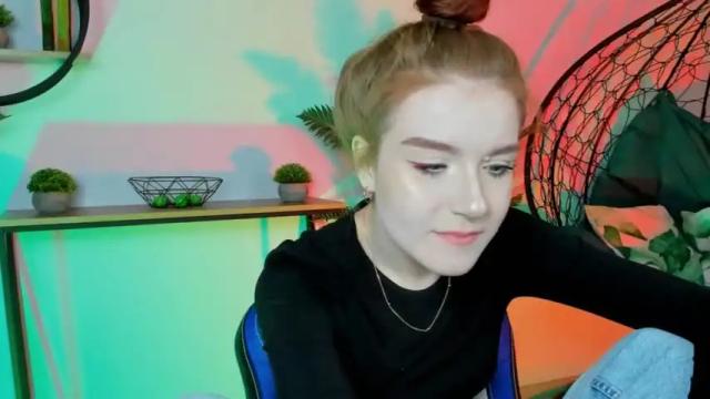 Image 12 of oliviabexley Stream on Chaturbate on 17 months ago