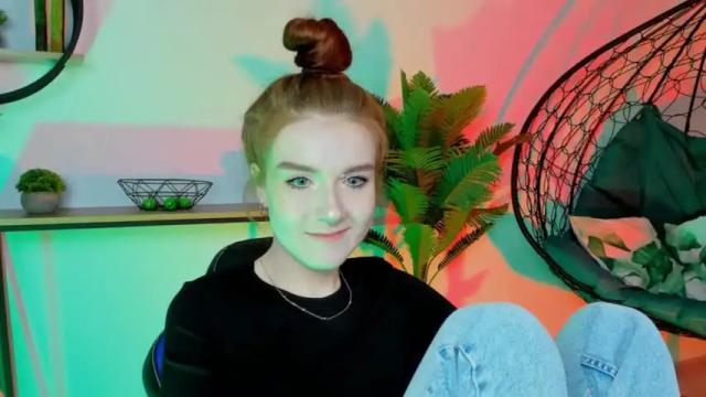 Image 4 of oliviabexley Stream on Chaturbate on 17 months ago
