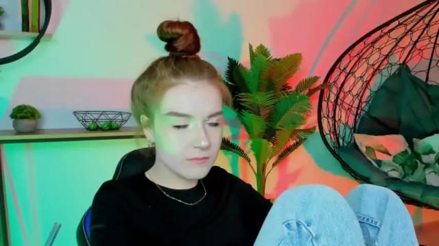 Image 6 of oliviabexley Stream on Chaturbate on 17 months ago