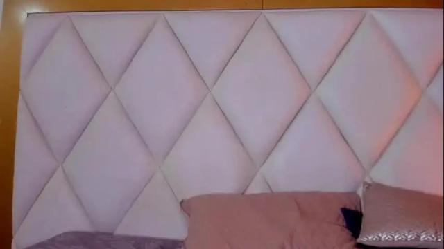 Image 2 of oliviabrady1 Stream on Chaturbate on 2 months ago