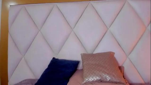 Image 7 of oliviabrady1 Stream on Chaturbate on 2 months ago