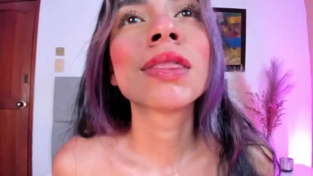 Image 4 of oliviacooperr Stream on Chaturbate on 13 months ago