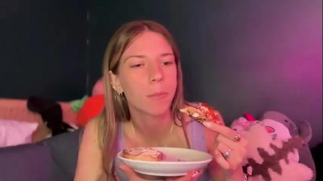 Thumbnail 1, oliviahansleyy's Stream at Chaturbate, 1 month ago