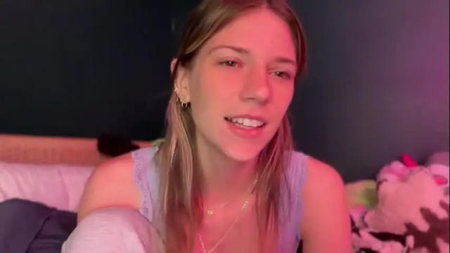 Image 10 of oliviahansleyy Stream on Chaturbate on 1 month ago