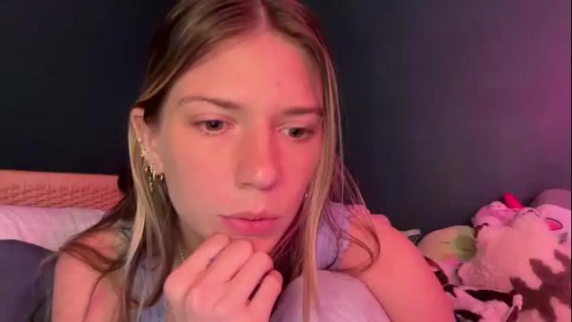 Image 12 of oliviahansleyy Stream on Chaturbate on 1 month ago
