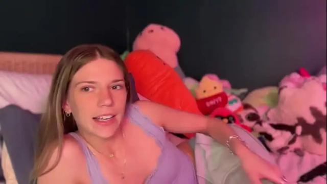Image 2 of oliviahansleyy Stream on Chaturbate on 1 month ago