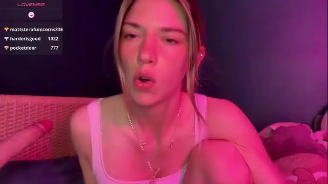 Image 11 of oliviahansleyy Stream on Chaturbate on 1 month ago
