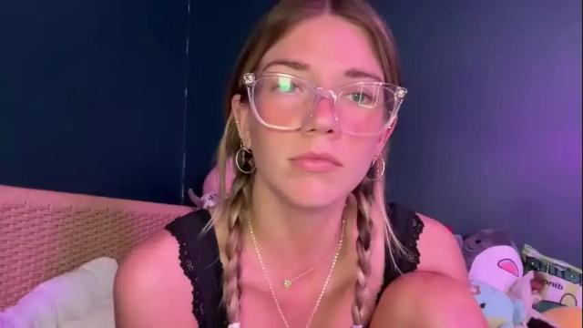 Thumbnail 1, oliviahansleyy's Stream at Chaturbate, 1 month ago