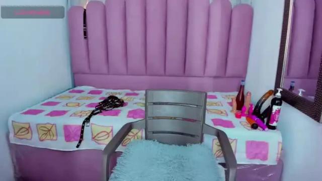 Image 8 of oliviahottits Stream on Chaturbate on 14 months ago