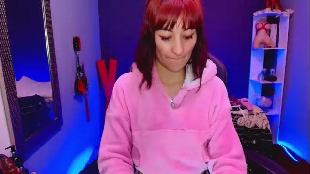 Image 2 of oliviahottits Stream on Chaturbate on 2 months ago