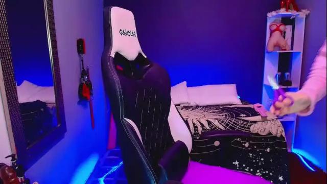 Image 3 of oliviahottits Stream on Chaturbate on 2 months ago