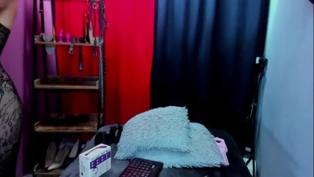 Image 4 of oliviahottits Stream on Chaturbate on 1 month ago