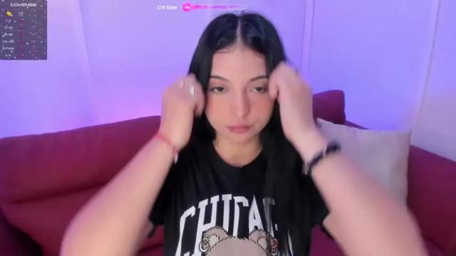 Image 10 of oliviamcneil Stream on Chaturbate on 23 months ago