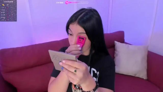 Image 11 of oliviamcneil Stream on Chaturbate on 23 months ago