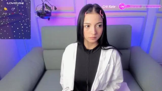 Image 2 of oliviamcneil Stream on Chaturbate on 23 months ago