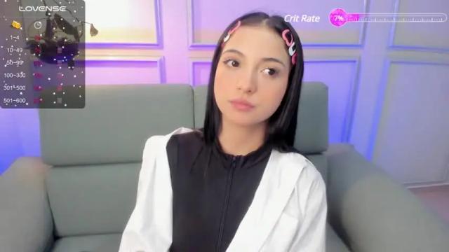 Image 6 of oliviamcneil Stream on Chaturbate on 23 months ago