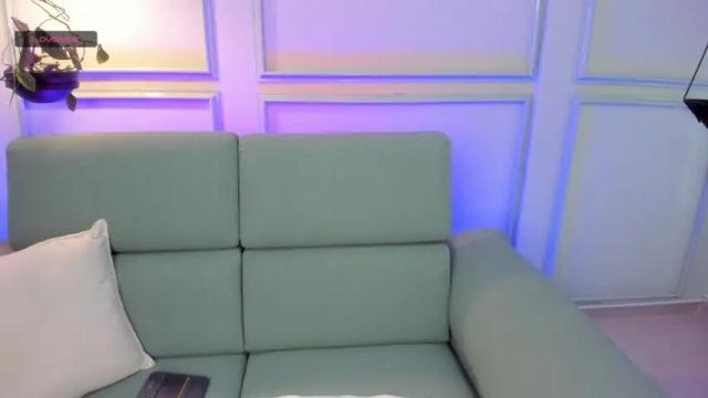 Image 2 of oliviamcneil Stream on Chaturbate on 23 months ago