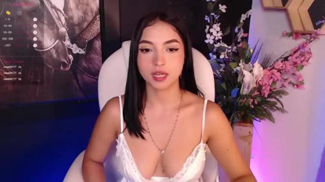 Image 12 of oliviamcneill Stream on Chaturbate on 19 months ago