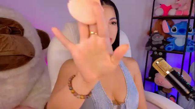 Image 6 of oliviamcneill Stream on Chaturbate on 1 month ago