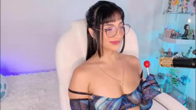 Image 2 of oliviamcneill Stream on Chaturbate on 2 months ago