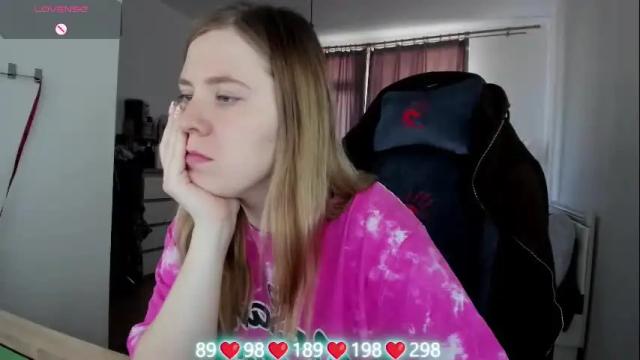 Image 2 of oliviamunk Stream on Chaturbate on 1 month ago