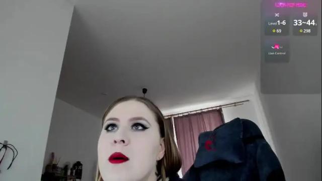Image 12 of oliviamunk Stream on Chaturbate on 27 days ago