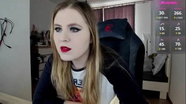 Image 7 of oliviamunk Stream on Chaturbate on 27 days ago