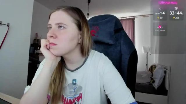 Image 3 of oliviamunk Stream on Chaturbate on 23 days ago