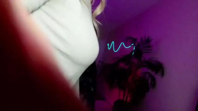 Image 8 of oliviaowens Stream on Chaturbate on 3 months ago