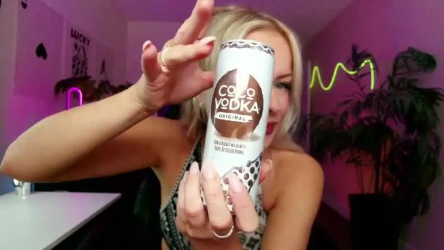 Image 8 of oliviaowens Stream on Chaturbate on 2 months ago