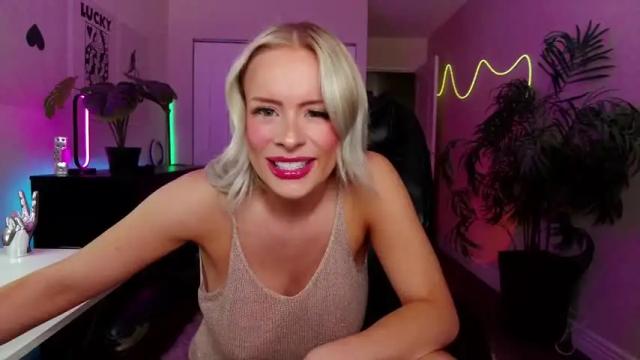 Image 8 of oliviaowens Stream on Chaturbate on 2 months ago