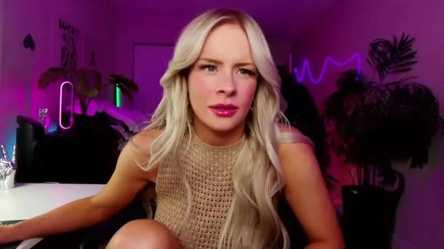 Image 10 of oliviaowens Stream on Chaturbate on 1 month ago