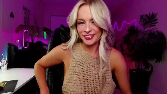 Image 6 of oliviaowens Stream on Chaturbate on 1 month ago
