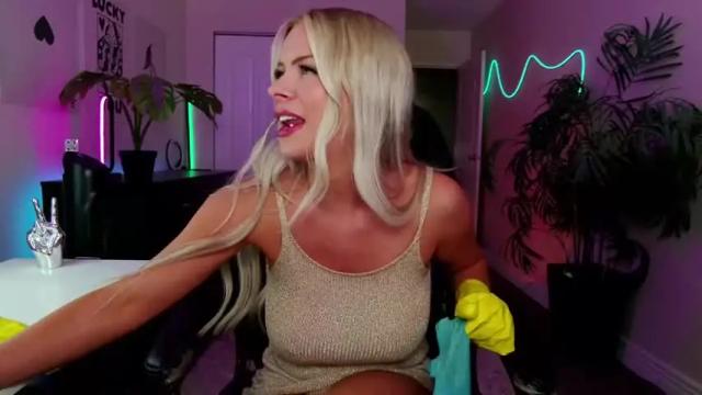Image 10 of oliviaowens Stream on Chaturbate on 1 month ago
