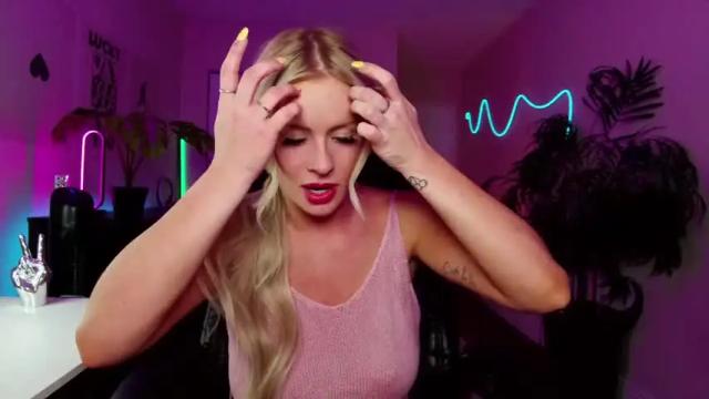 Image 7 of oliviaowens Stream on Chaturbate on 1 month ago
