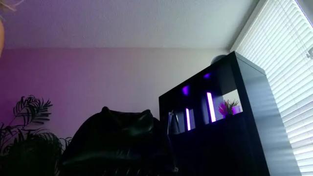 Image 12 of oliviaowens Stream on Chaturbate on 1 month ago