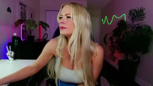 Image 7 of oliviaowens Stream on Chaturbate on 1 month ago